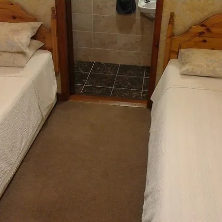 Dawn House Bed & Breakfast 4*